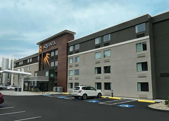 La Quinta Inn & Suites By Wyndham Dt Maine Med