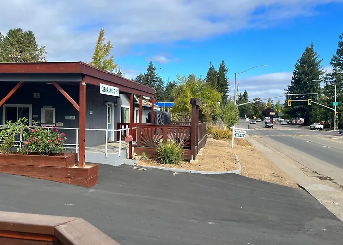 Pine Cone Motel