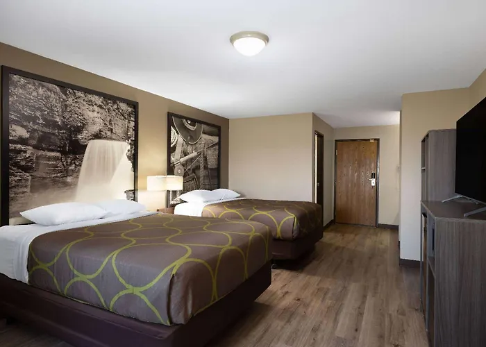 Super 8 By Wyndham Belgrade/Bozeman Airport