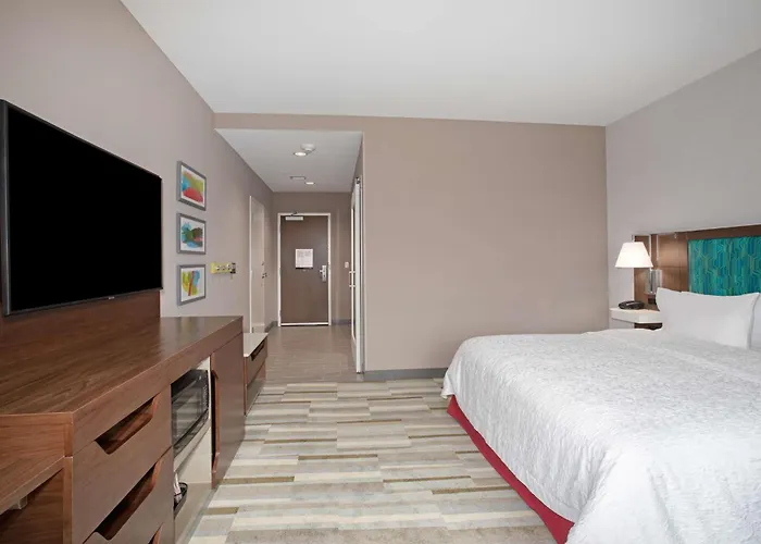 Hampton Inn & Suites Watsonville