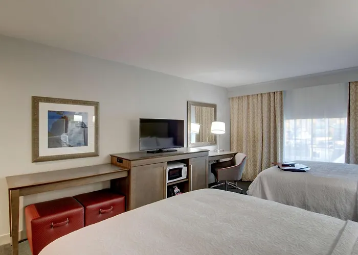 Hampton Inn & Suites Springfield Downtown