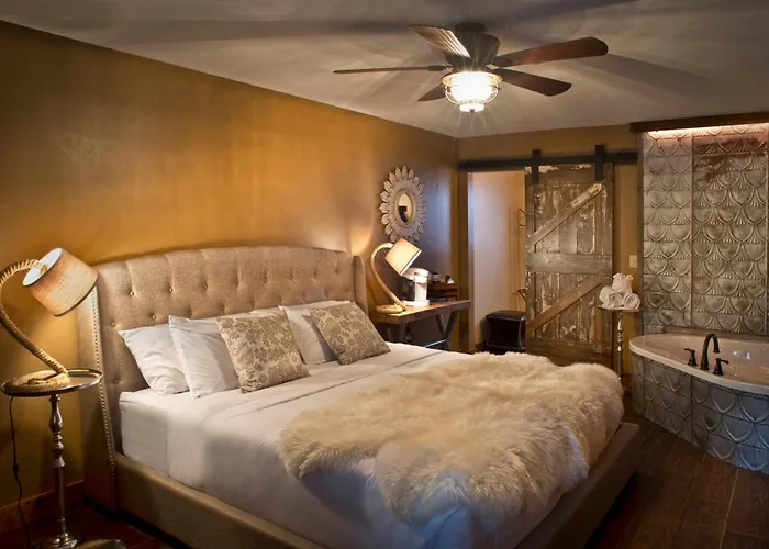 Maxwell Mansion Hotel