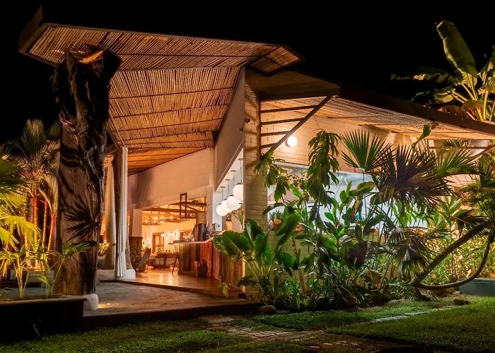 El Río Hotel