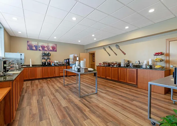 Best Western Plus Windjammer Inn & Conference Center Burlington