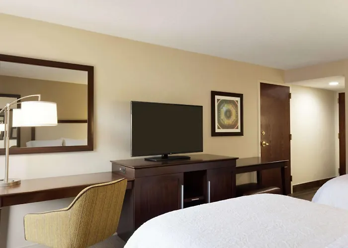 Hampton Inn And Suites Springdale