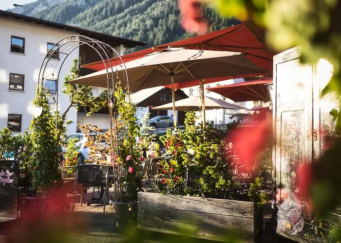 Berghotel Basur - Das Schihotel am Arlberg Flirsch
