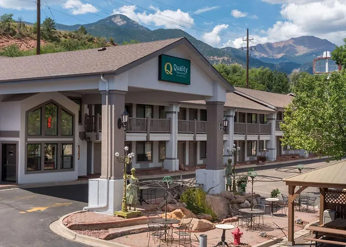 Quality Inn & Suites At Pikes Peak