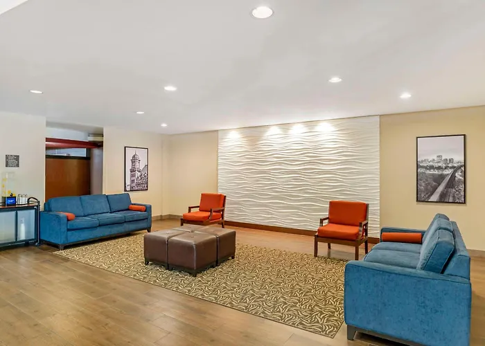 Comfort Suites At Virginia Center Commons