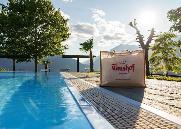 Hotel Taushof Schenna