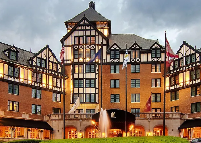 Hotel Roanoke & Conference Center, Curio Collection By Hilton