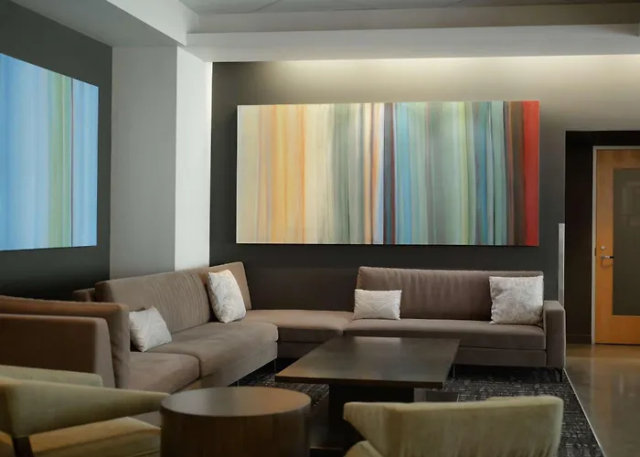 Hotelvetro Iowa City, Tapestry Collection By Hilton