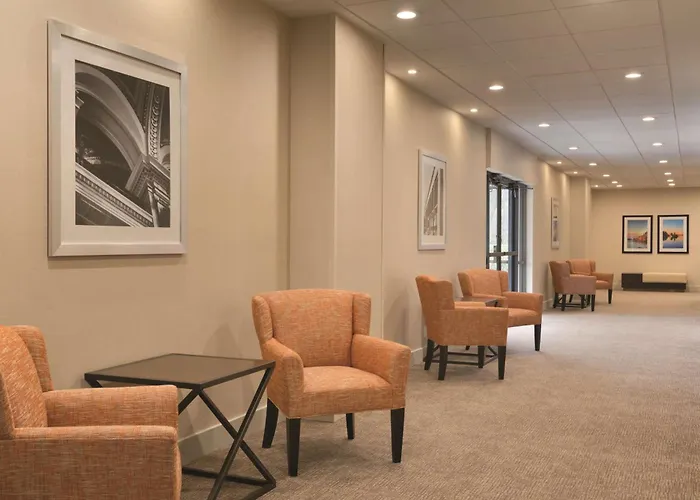 Embassy Suites By Hilton Milwaukee Brookfield