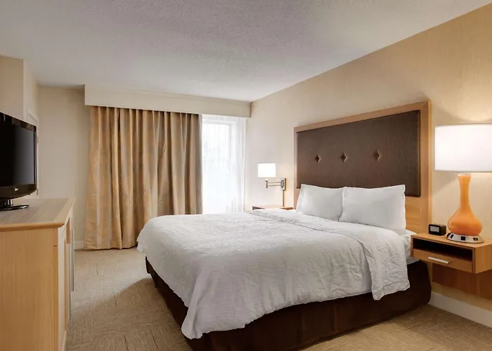 Hampton Inn & Suites Cleveland-Independence
