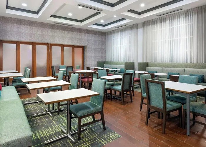 Hampton Inn & Suites Orlando Airport At Gateway Village