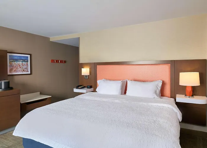 Hampton Inn & Suites Providence / Smithfield