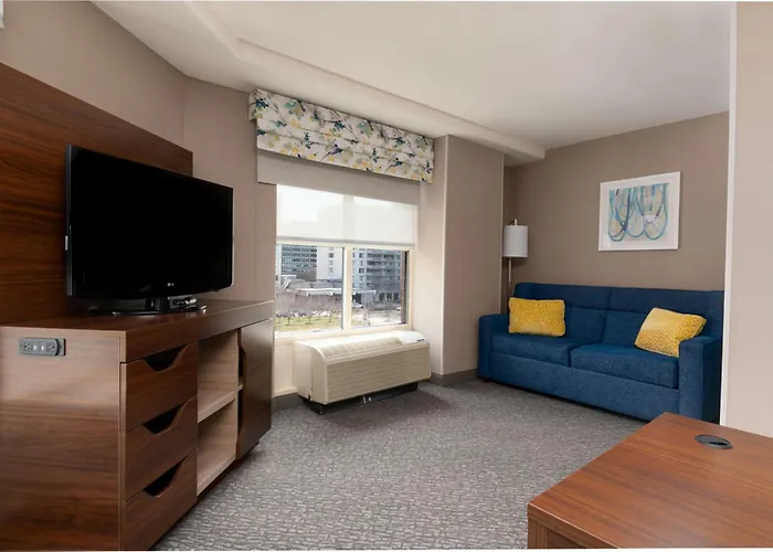Hampton Inn & Suites Arlington Crystal City Dca