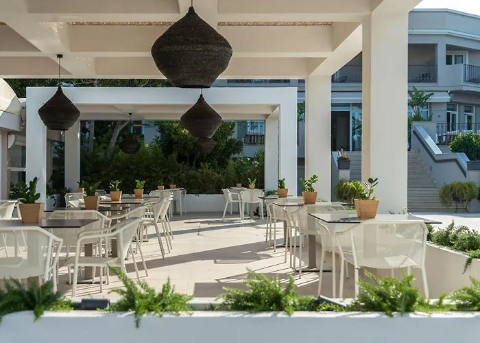 Bitzaro Grande Hotel & Suites