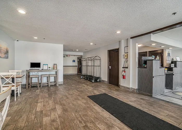 Days Inn & Suites By Wyndham Traverse City