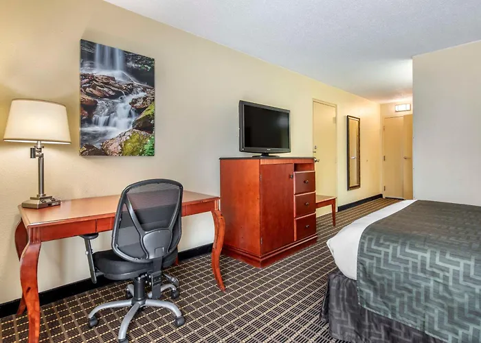 Best Western Plus Bridgeport Inn