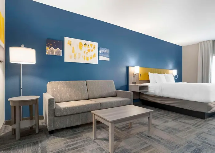 Comfort Inn & Suites Destin Near Henderson Beach