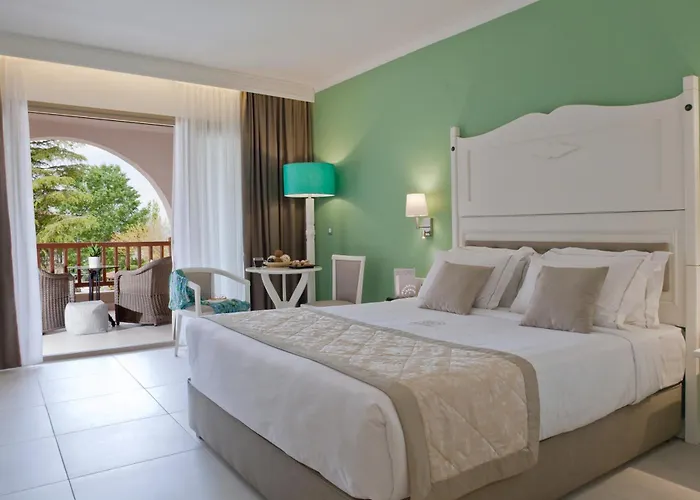Acrotel Athena Pallas & Residence Elia Nikitis