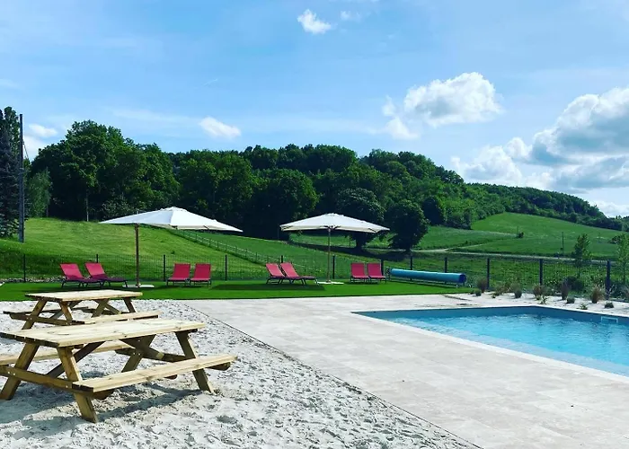 Hotel Domaine de Villot à Sainte-Colombe-de-Villeneuve