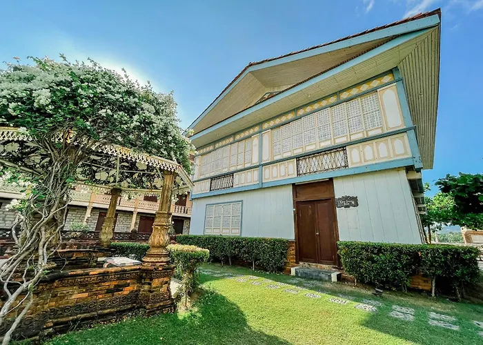 Las Casas Filipinas De Acuzar