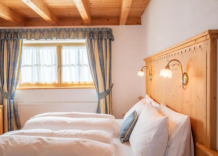 Cima Dodici B&B - Apartments Sexten