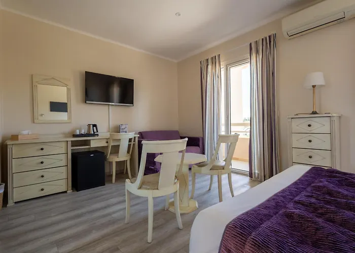 Hôtel Méditerranée Le Lavandou