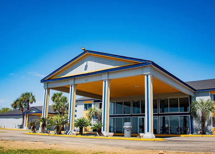Super 8 By Wyndham Biloxi