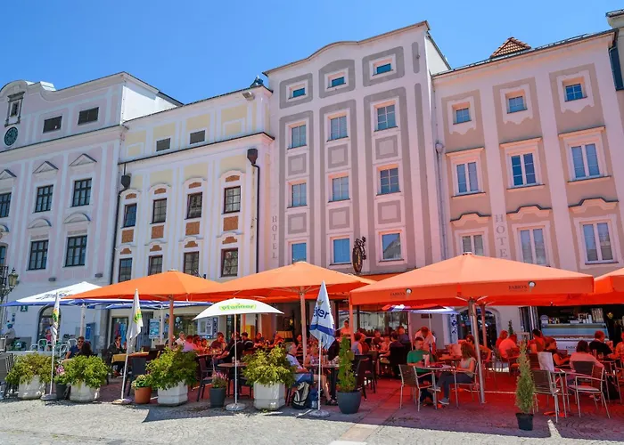 Hotel zum Goldenen Schiff