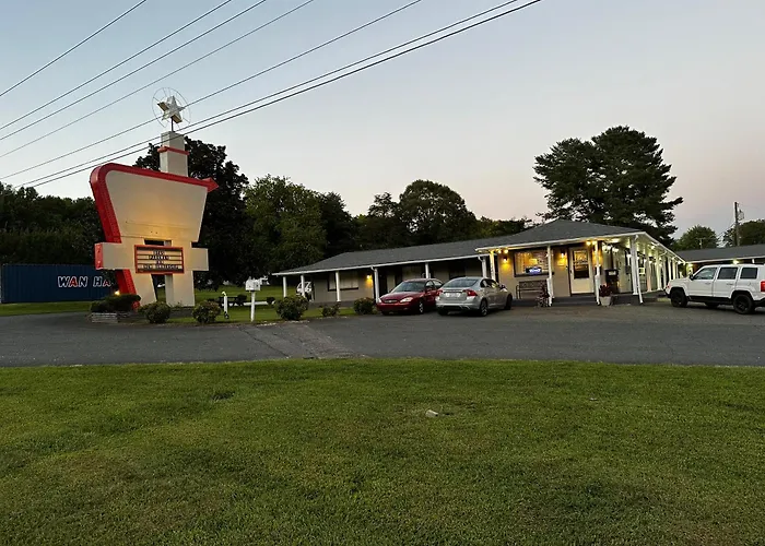 Bea'S Parkway Inn