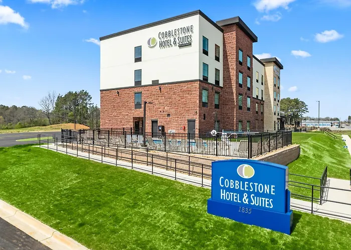 Cobblestone Hotel & Suites - Cullman