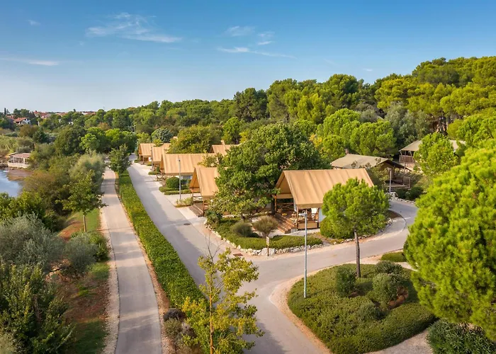 Arena One 99 Glamping Hotel Pomer