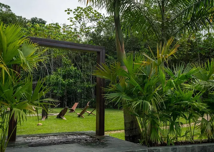El Río Hotel