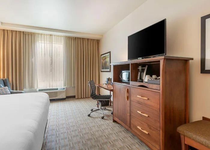 Best Western Premier Boulder Falls Inn