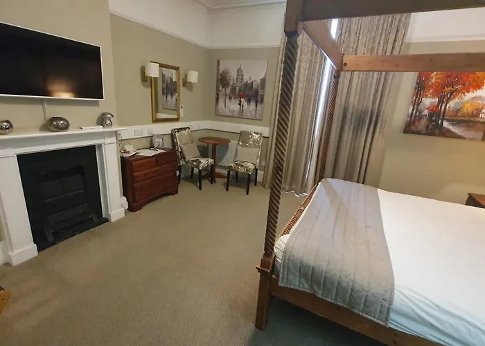 Alton House Hotel