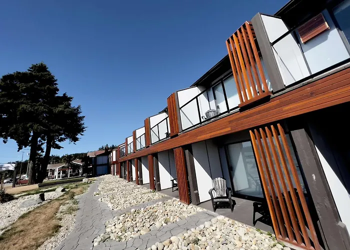 The Oceanside, A Coast Hotel Sechelt