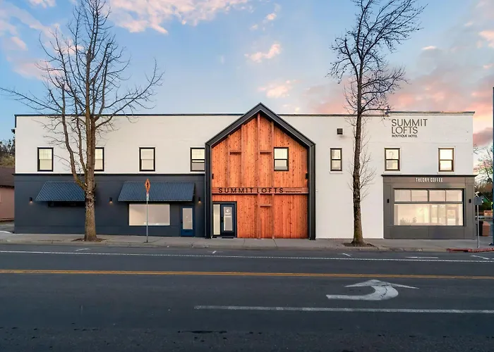 Summit Lofts Boutique Hotel