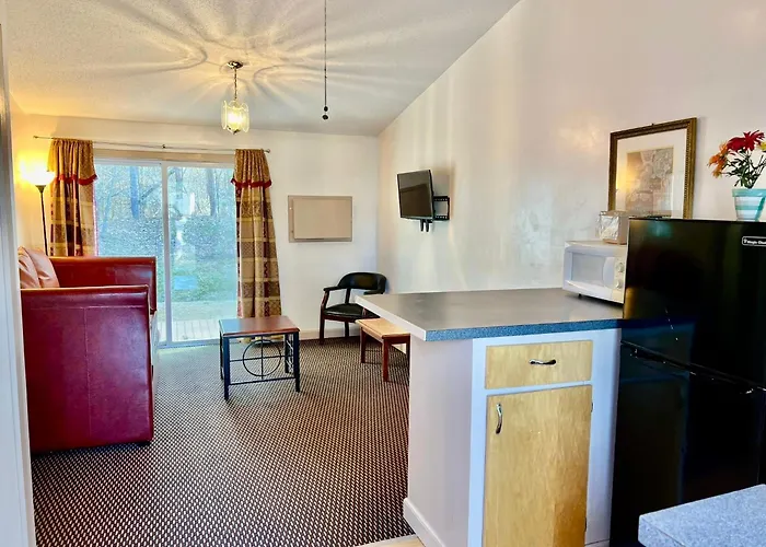 Saco River Motor Lodge & Suites
