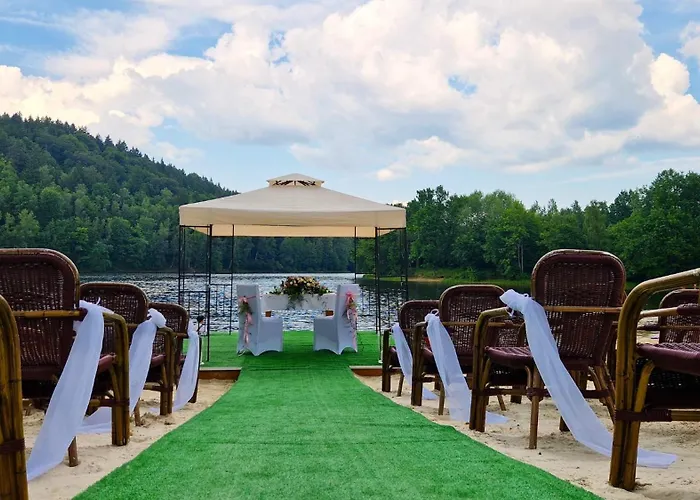 Zloty Potok Resort Oferta Lato 2026 Domki Nad Jeziorem Zlotnickim Prywatna Plaza Camping Pokoje Tuz Przy Lesie Oraz Restauracja