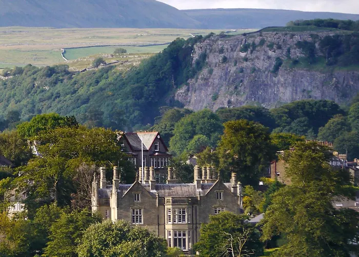 Falcon Manor Hotel Settle