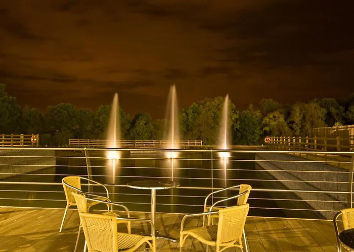 Ramada By Wyndham Cobham Hotel