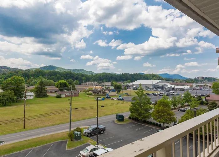 Twin Mountain Inn & Suites Pigeon Forge