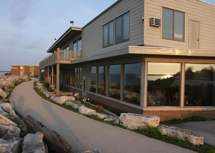 Lighthouse Inn - Two Rivers