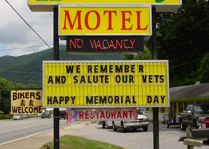 A Holiday Motel - Maggie Valley