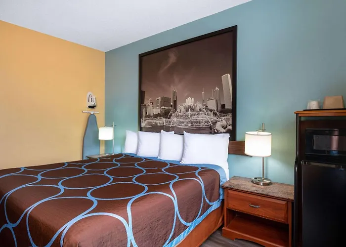 Super 8 By Wyndham Salisbury