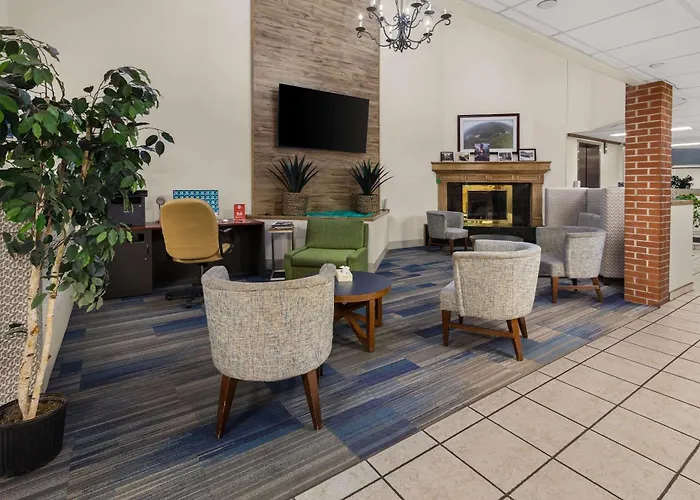 Quality Inn & Suites Altoona