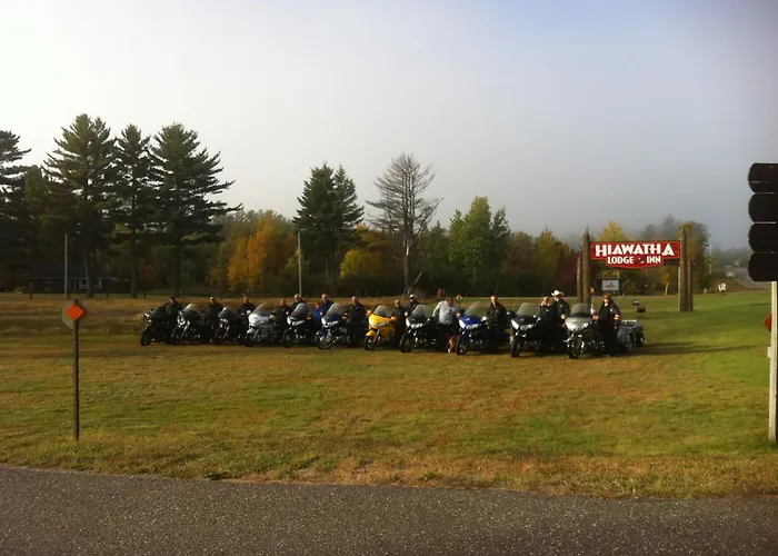 Hiawatha Lodge Inn