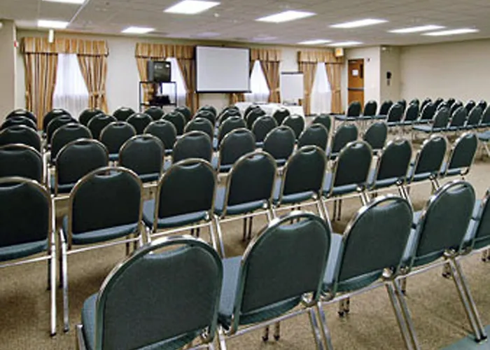 Baymont By Wyndham Des Moines Airport